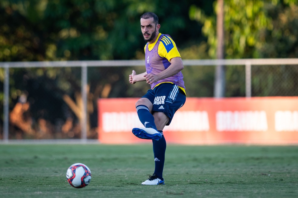Quem fica? Cruzeiro tem 15 jogadores em fim de contrato