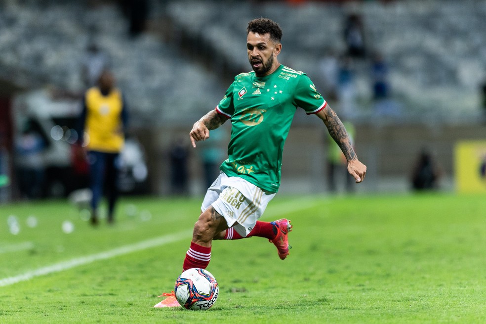 Quem fica? Cruzeiro tem 15 jogadores em fim de contrato