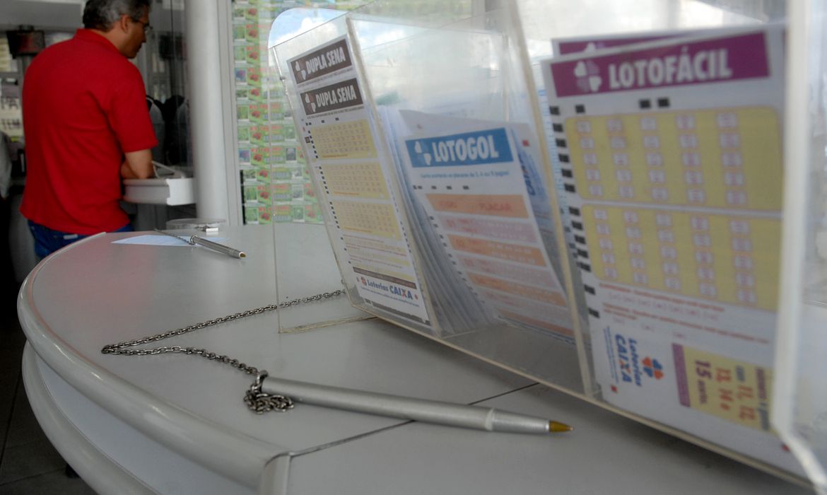 Sorteio especial da Lotofácil nesta terça tem prêmio de R$ 4 milhões