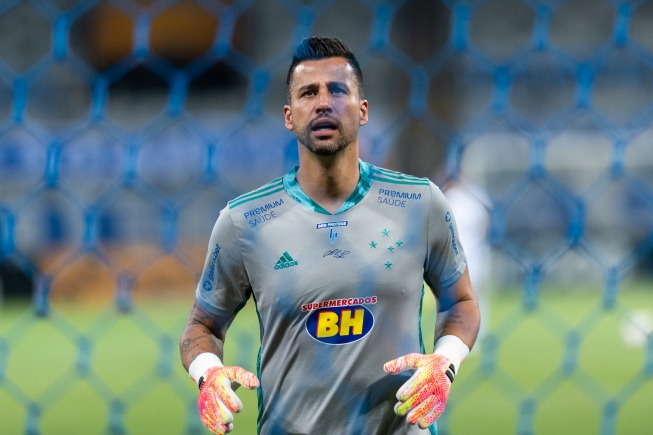 Quem fica? Cruzeiro tem 15 jogadores em fim de contrato