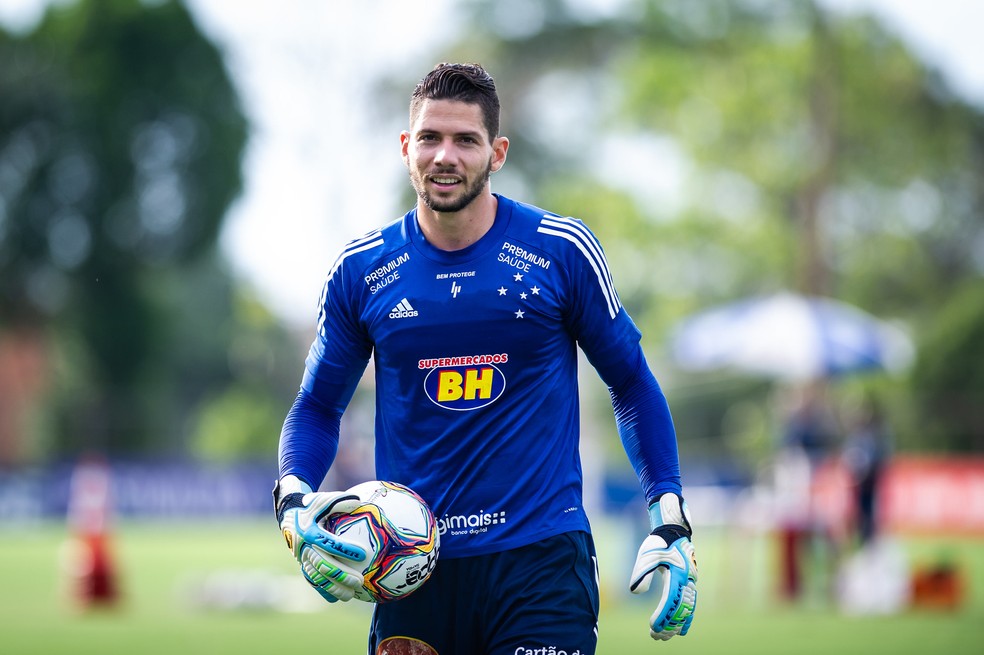 Quem fica? Cruzeiro tem 15 jogadores em fim de contrato