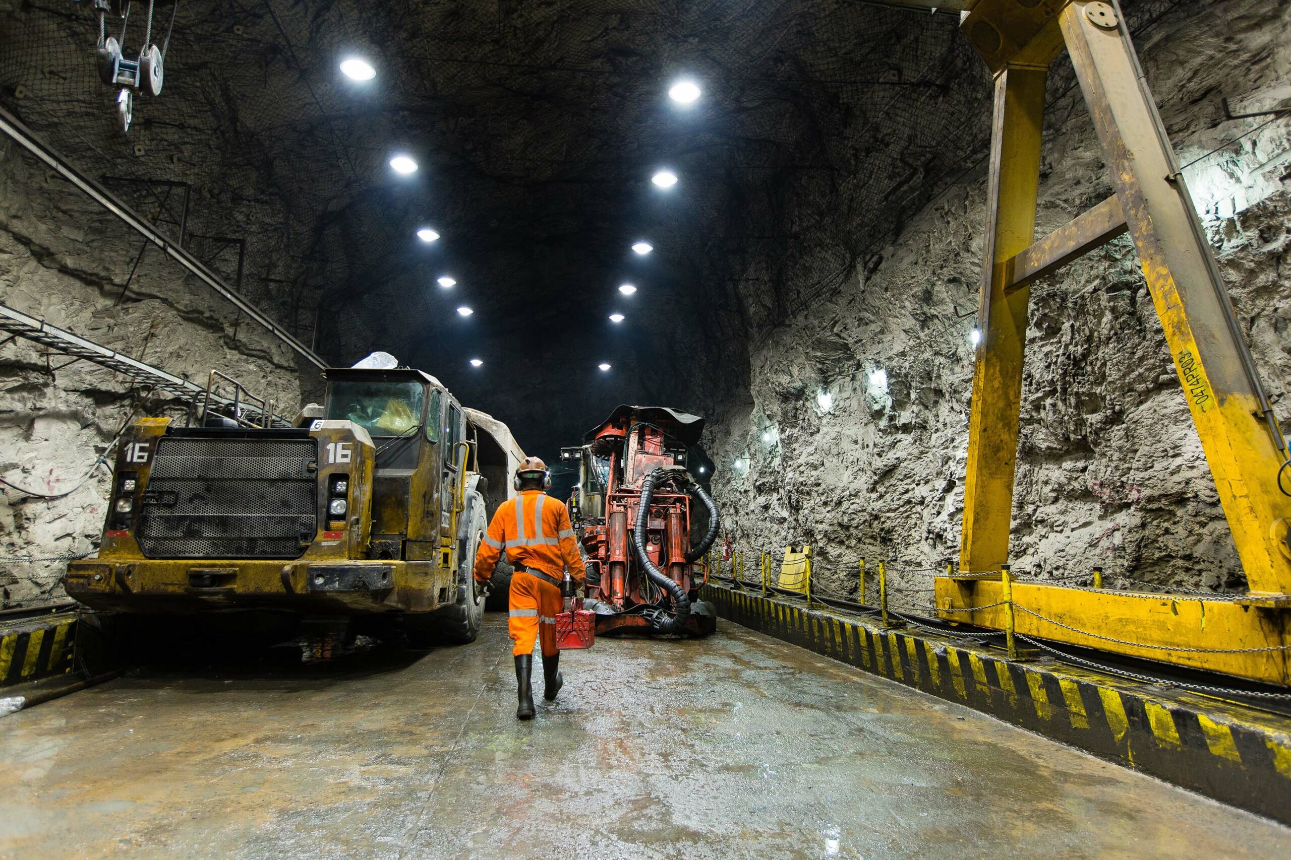 Vagas na mineradora AngloGold em Goiás e Minas