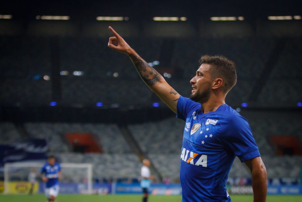 Veja os 10 últimos jogos de estreia de uniforme do Cruzeiro
