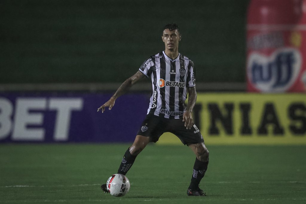 Com a volta de Alonso, qual deve ser a zaga titular do Atlético?