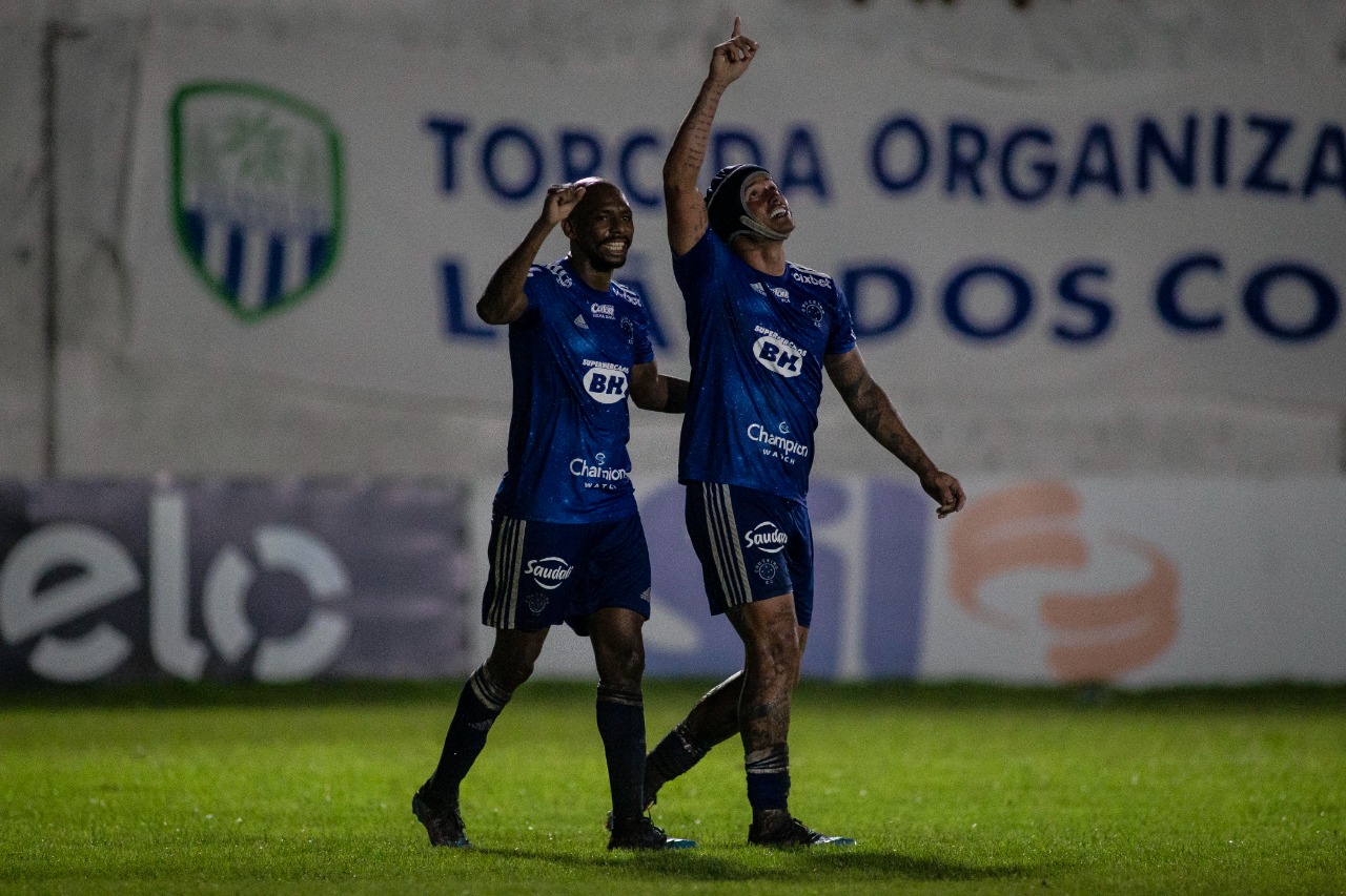 Em 10 jogos, Edu supera artilheiro do Cruzeiro em 2021