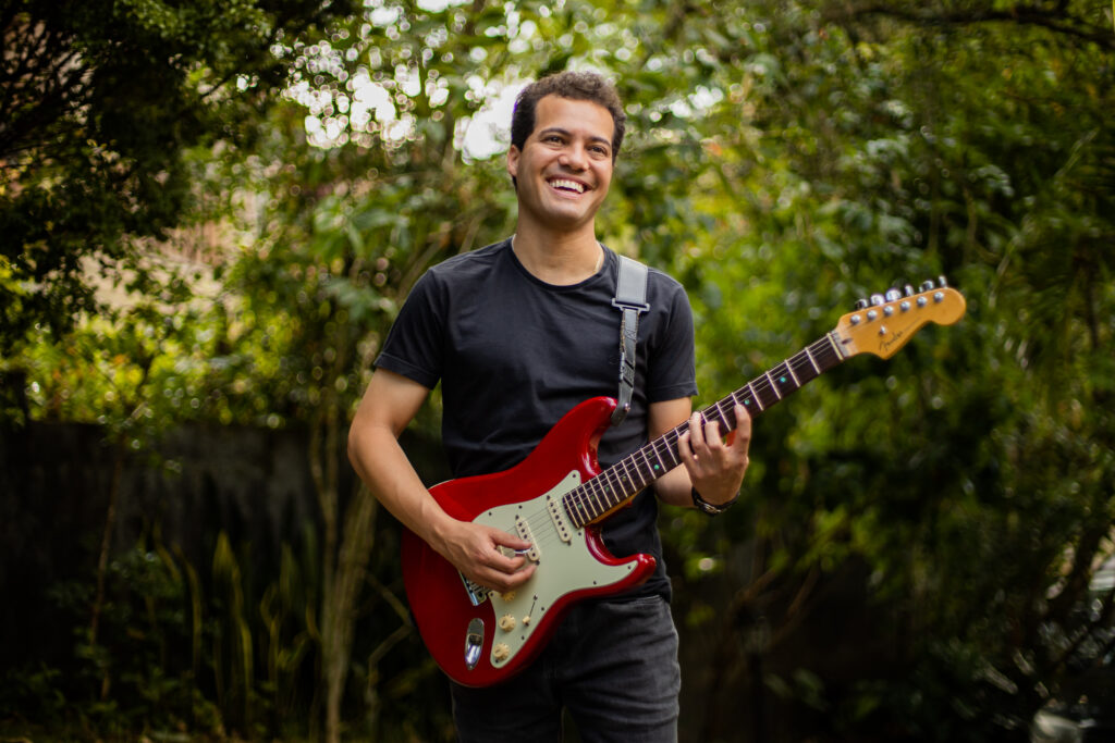 Marquinho Aniceto propõe fusion explorando as belezas de Ouro Preto em “Bons Ventos”, seu novo EP