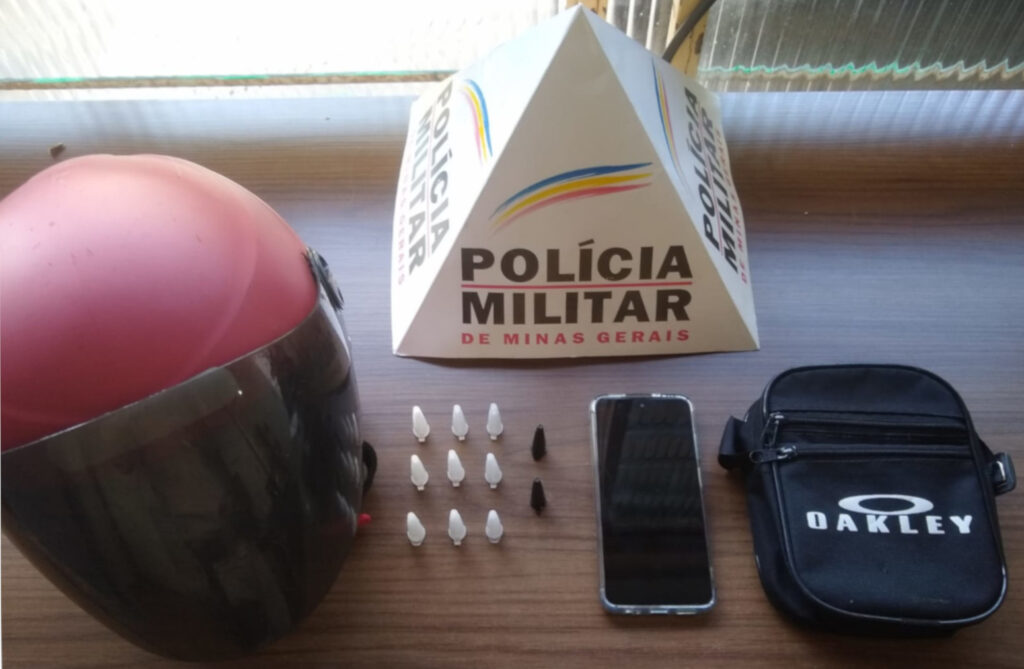 Material apreendido pela Polícia Militar