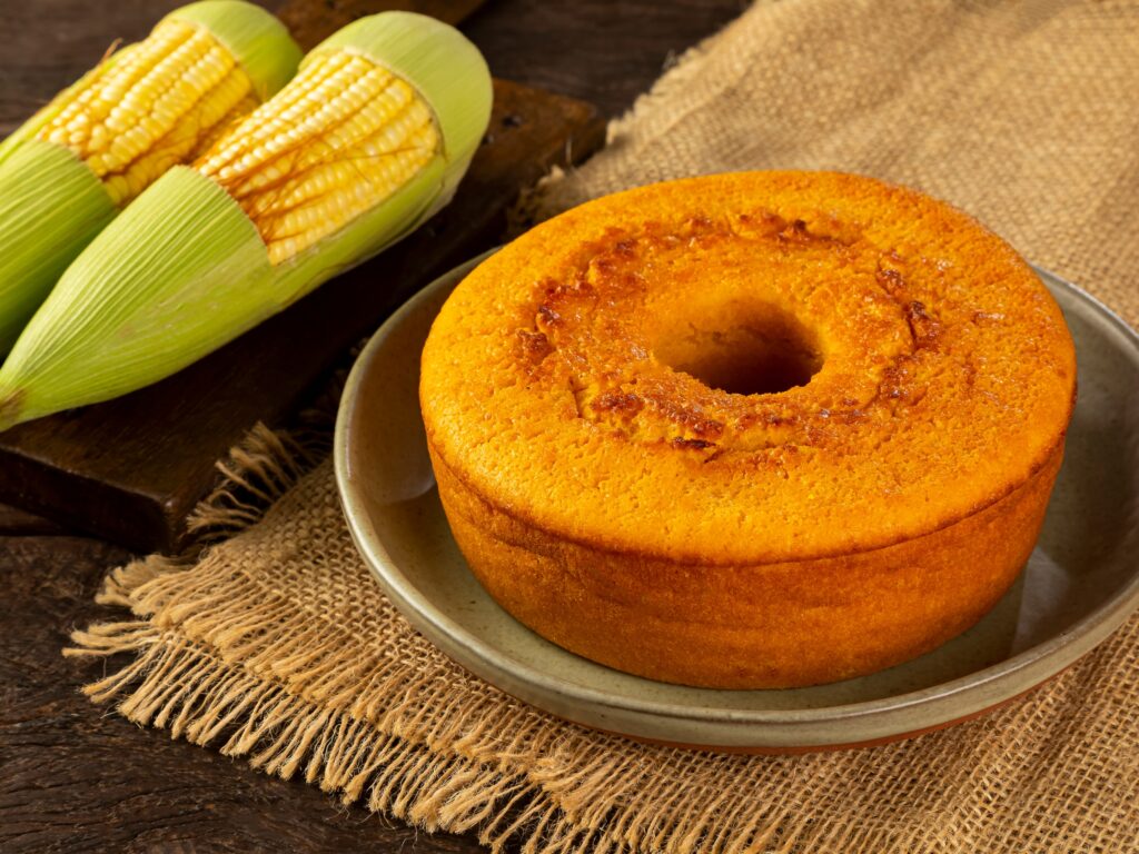 Não pode faltar bolo de milho em uma festa de São João, não é mesmo?