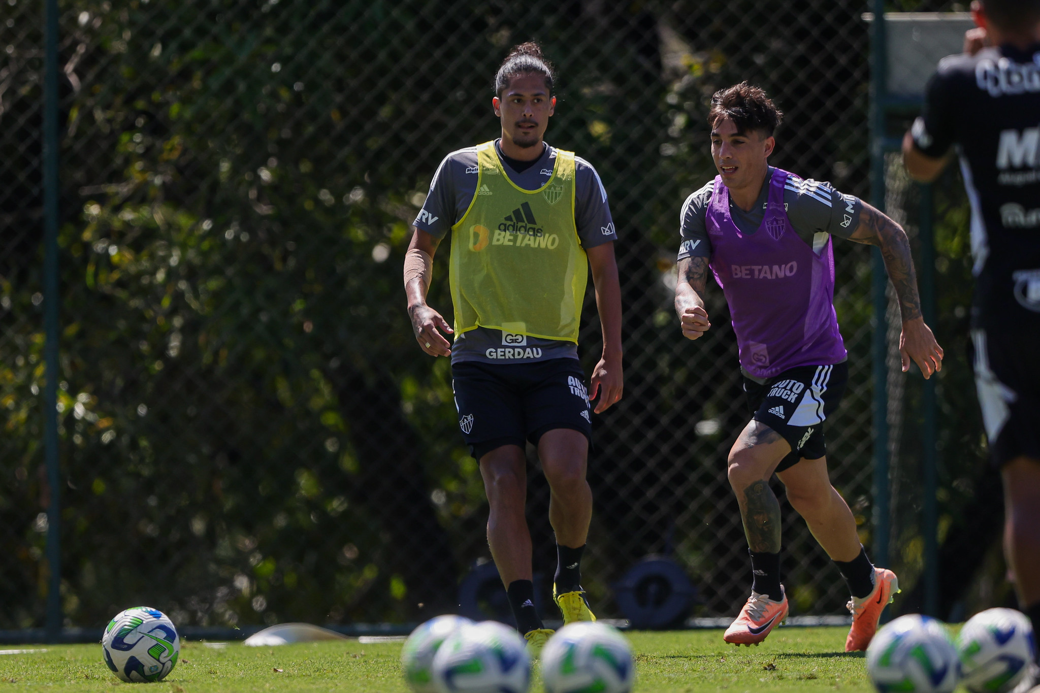 Jogadores em fim de contrato: com quem o Atlético deve renovar?