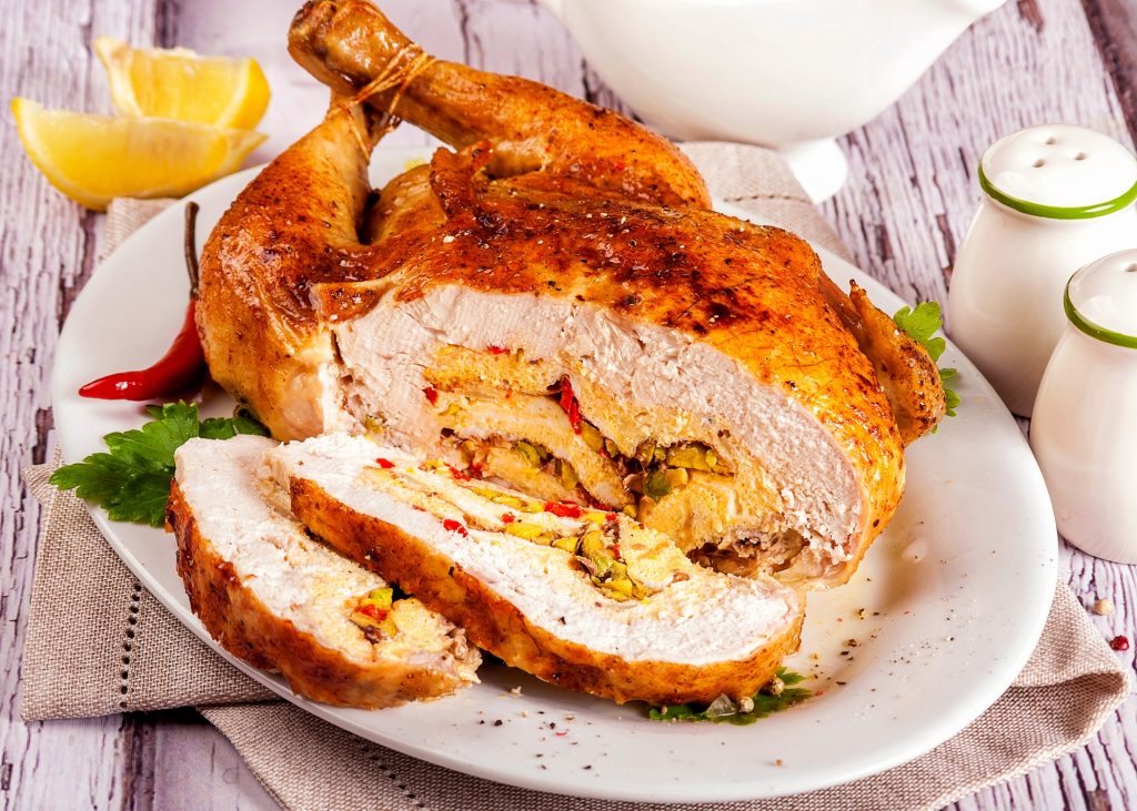 Frango recheado com farofa