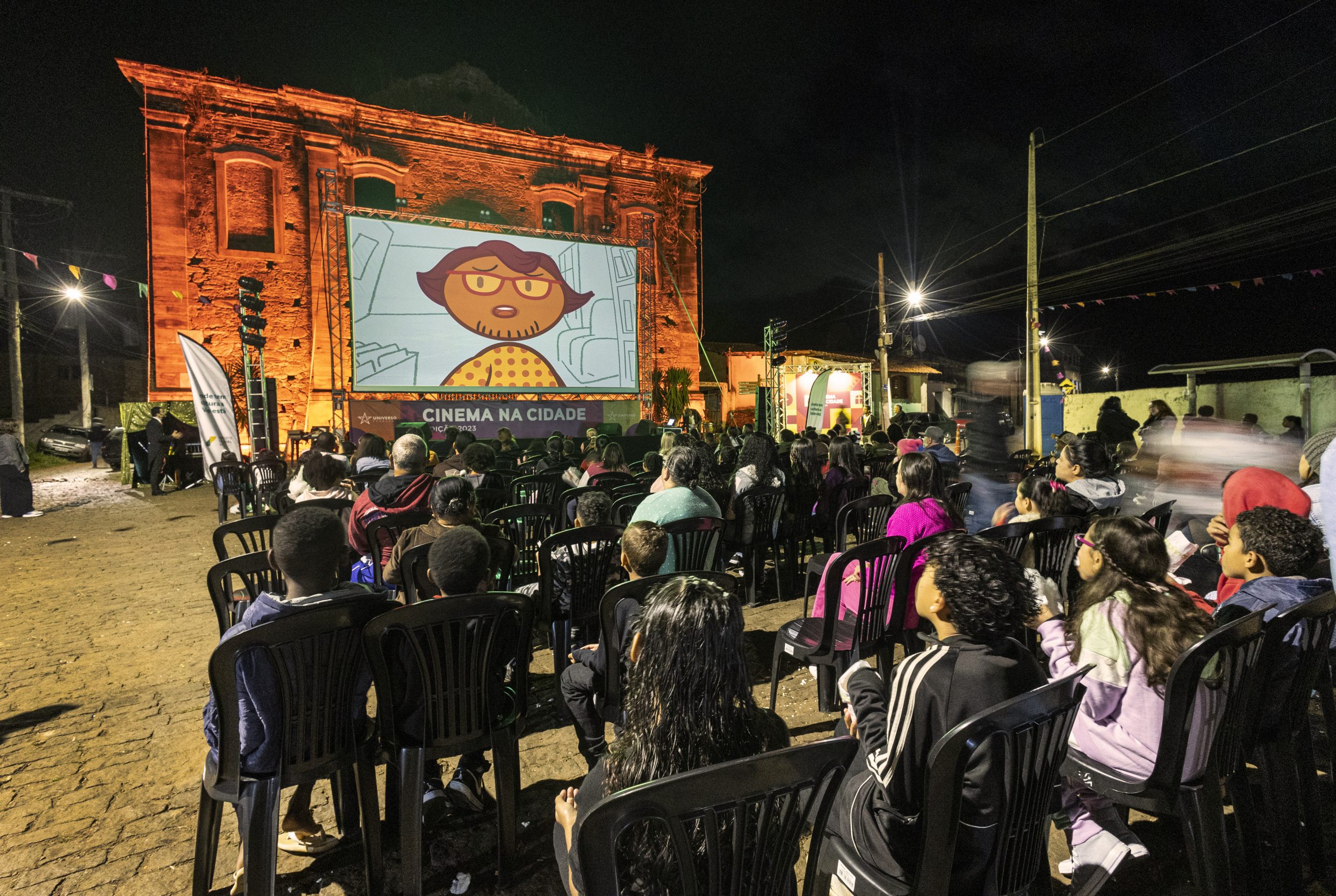 Cinema na Cidade chega a Antonio Pereira, em Ouro Preto, nos dias 17 e 18 de maio