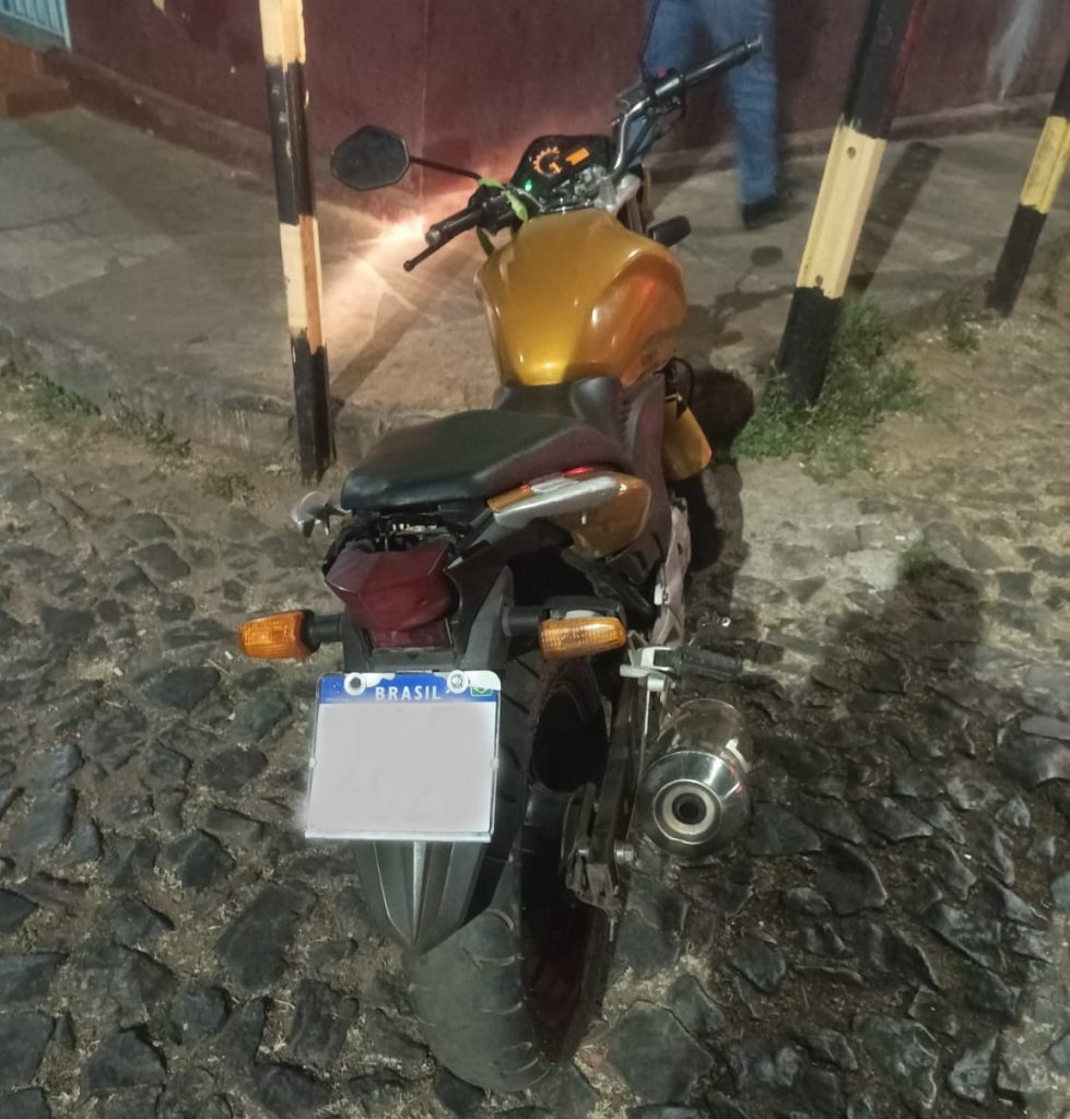 Motocicleta recuperada pela Polícia Militar, no dia 15-09-24, no bairro Padre Faria, em Ouro Preto (MG)
- Crédito: 52º BPM/PMMG