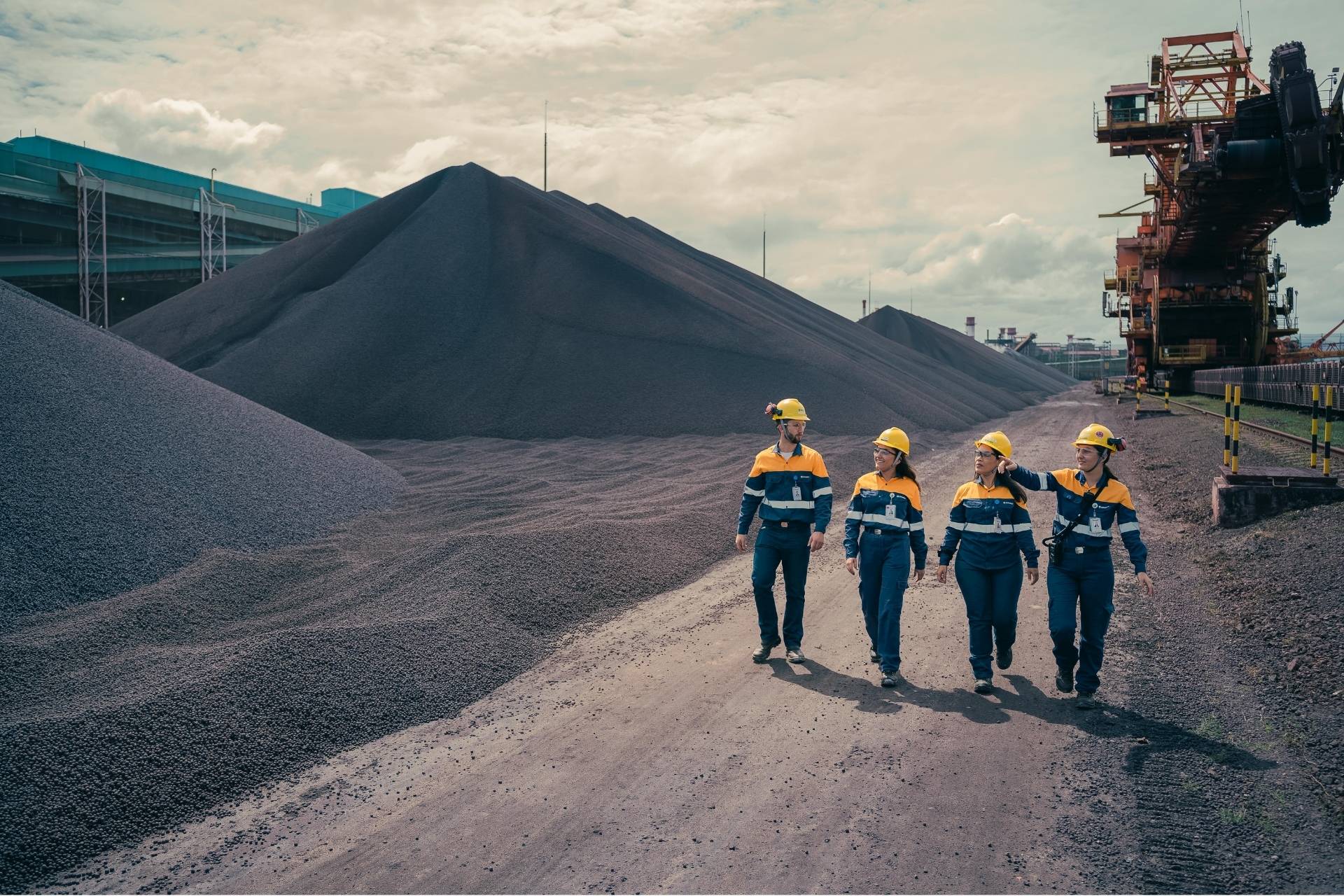 Samarco investe bilhões e criará cerca de 3 mil empregos em Ubu