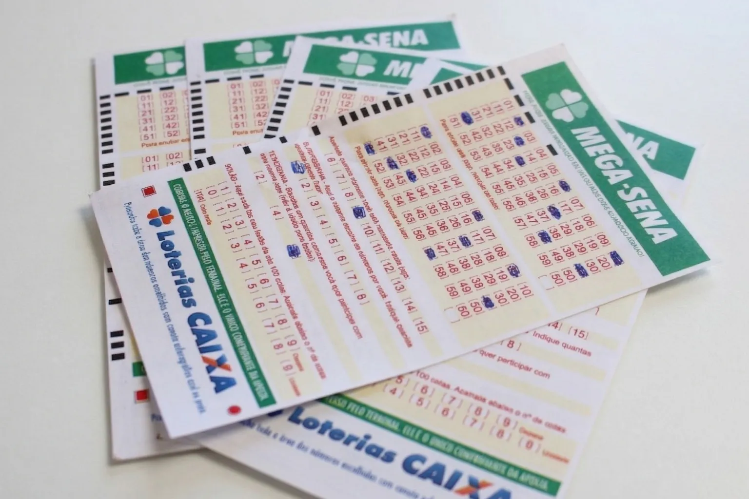 Resultado da Mega-Sena 3015 de hoje, sábado (06/06/2026); prêmio é de R$ 32 milhões