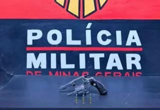 Homem é preso com revólver após denúncia em Cachoeira do Brumado, distrito de Mariana