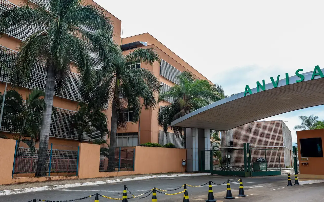 Anvisa alerta para venda irregular de tirzepatida em pó na internet