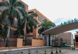 Anvisa alerta para venda irregular de tirzepatida em pó na internet