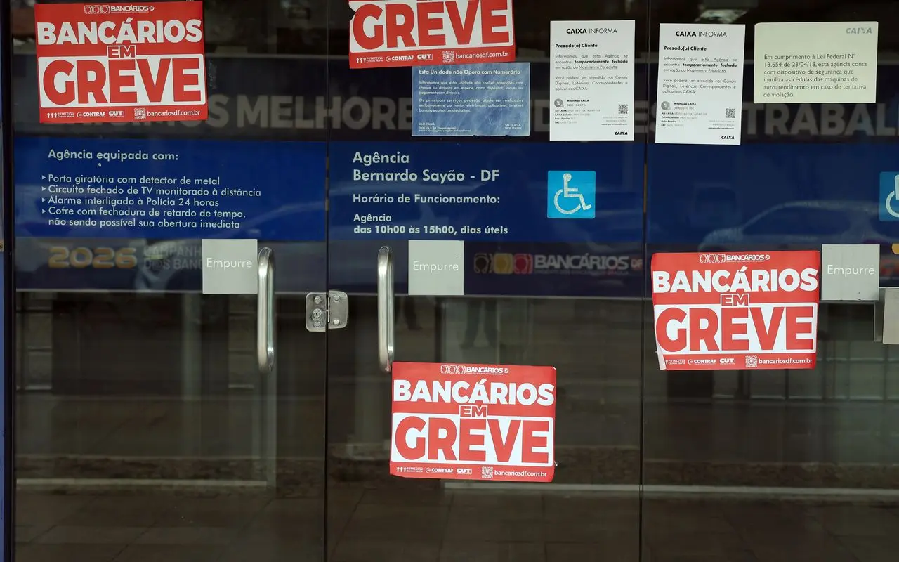 Bancários rejeitam proposta da Caixa e mantêm greve nacional