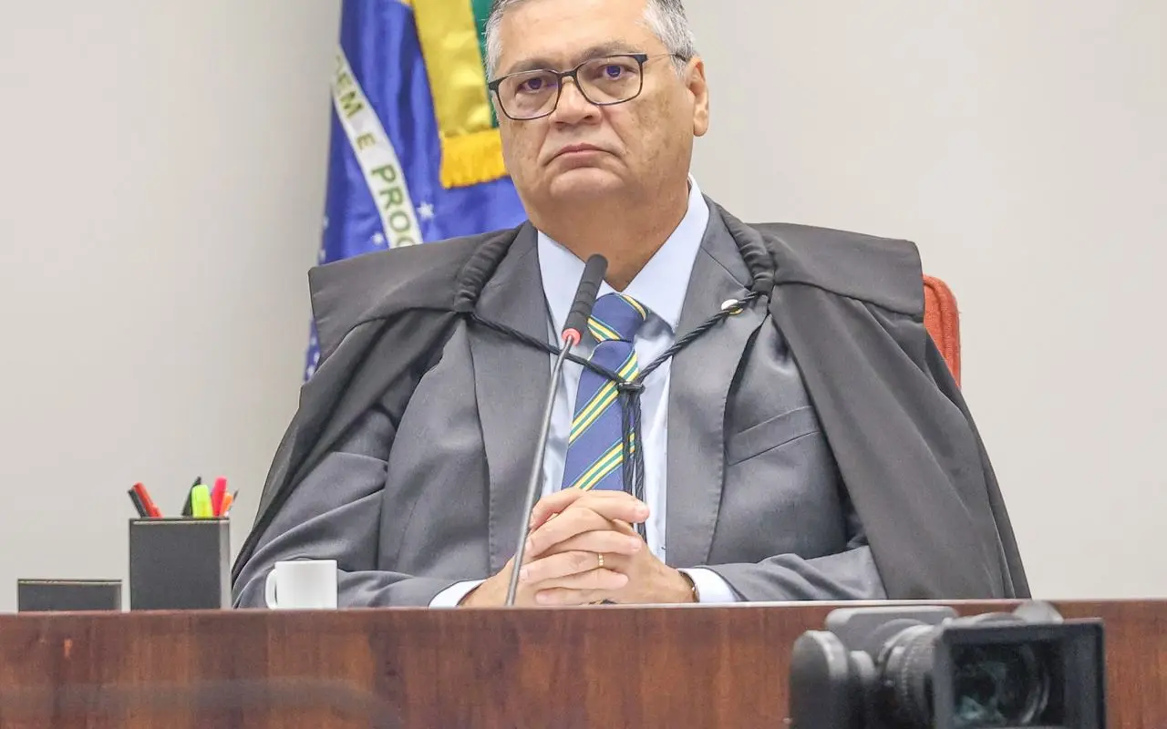 Dino derruba decisão de Mendonça e libera post sobre Nossa Senhora