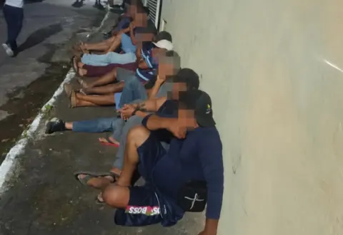 Operação da PM encontra 52 galos feridos em imóvel usado para rinha em Nova Lima