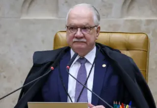 Fachin suspende decisões de Mendonça e Dino sobre diretor da PF