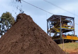Alta do frete marítimo leva Itaminas a dar férias coletivas a 300 trabalhadores em Minas Gerais