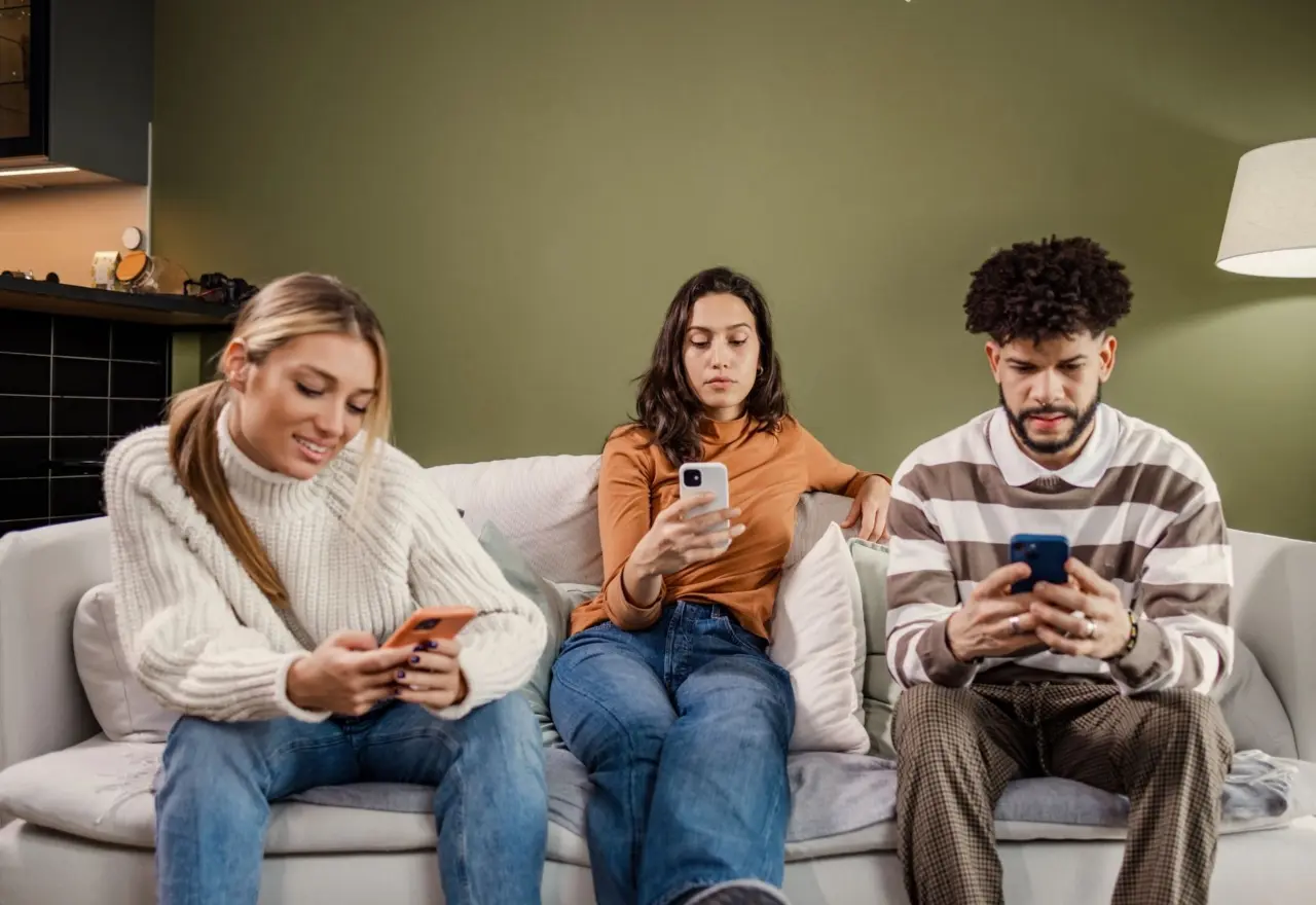 O colapso da influência digital: estamos consumindo influenciadores sem questionar?