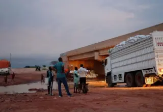 Sudão: Ataque aéreo fatal contra comboio da ONU destrói alimentos para milhares