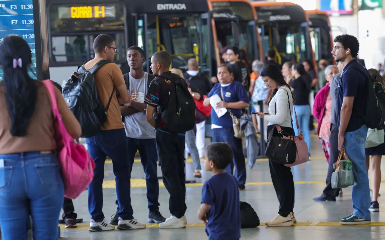 Transporte e insegurança fazem 40% das mulheres desistirem de emprego