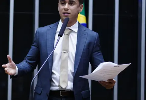 TSE manda Nikolas retirar postagem com desinformação sobre Lula