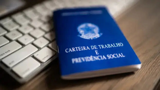 Fim da escala 6x1 é promulgado e prevê duas folgas semanais a partir de dezembro