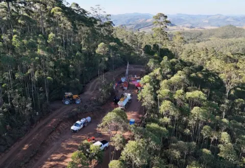 Mineradora australiana identifica concentração de terras raras acima do esperado em Poços de Caldas