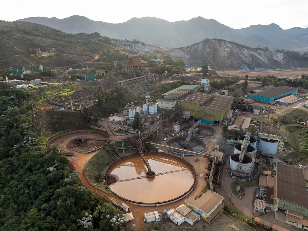 Instalações industriais da Samarco, mineradora que registrou maior produção trimestral desde a retomada das operações em 2020.
