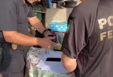 PF prende suspeito de armazenar 24 mil arquivos de abuso sexual infantojuvenil em MG
