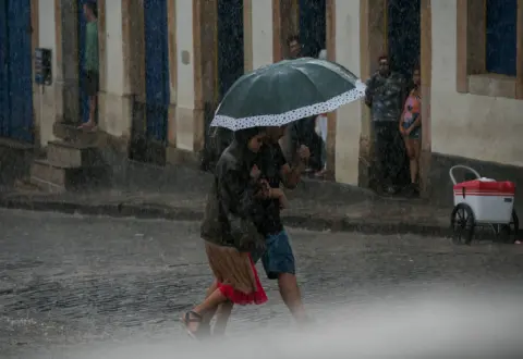 Previsão do tempo em Ouro Preto indica alto volume de chuva na noite desta quinta-feira (29/10)