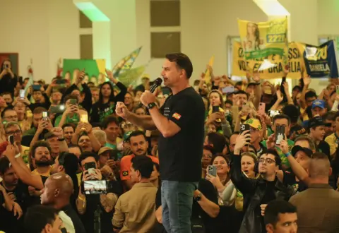 Eleições 2026: Flávio Bolsonaro vence Lula em Dores de Campos no 2º turno com 52,50% dos votos válidos Eleições 2026: Flávio Bolsonaro vence Lula em Dores de Campos no 2º turno com 52,50% dos votos válidos