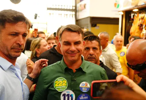 Eleições 2026: Flávio Bolsonaro vence Lula em Douradoquara no 2º turno com 50,18% dos votos válidos Eleições 2026: Flávio Bolsonaro vence Lula em Douradoquara no 2º turno com 50,18% dos votos válidos