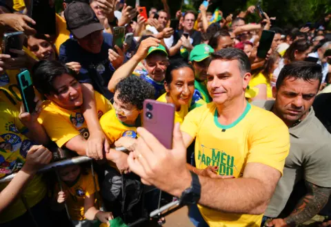 Eleições 2026: Flávio Bolsonaro vence Lula em Paraisópolis no 2º turno com 57,00% dos votos válidos Eleições 2026: Flávio Bolsonaro vence Lula em Paraisópolis no 2º turno com 57,00% dos votos válidos