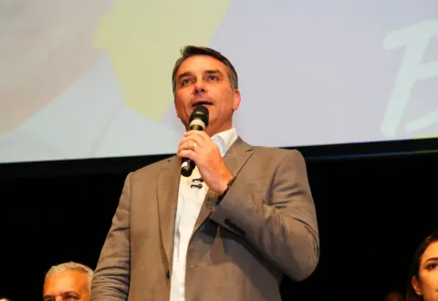 Eleições 2026: Flávio Bolsonaro vence Lula em Caratinga no 2º turno com 52,22% dos votos válidos Eleições 2026: Flávio Bolsonaro vence Lula em Caratinga no 2º turno com 52,22% dos votos válidos
