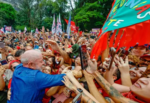 Eleições 2026: Lula vence Flávio Bolsonaro em Conquista no 2º turno com 50,32% dos votos válidos
