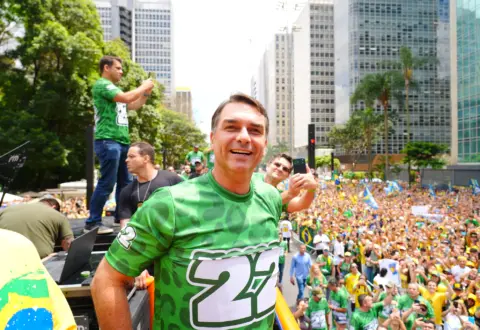 Eleições 2026: Flávio Bolsonaro vence Lula em Crucilândia no 2º turno com 55,41% dos votos válidos
