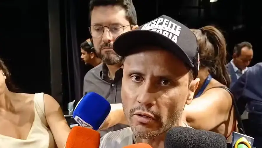 Cleitinho declara apoio a Flávio Bolsonaro e promete mobilizar prefeitos de Minas no 2º turno