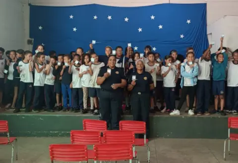 GCMI leva orientações de segurança no trânsito para crianças e adolescentes em Itabirito