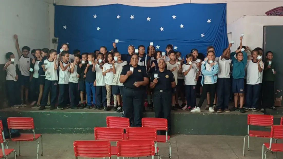 GCMI leva orientações de segurança no trânsito para crianças e adolescentes em Itabirito