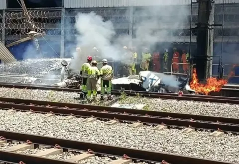 Queda de avião em pátio do metrô de Belo Horizonte mata piloto