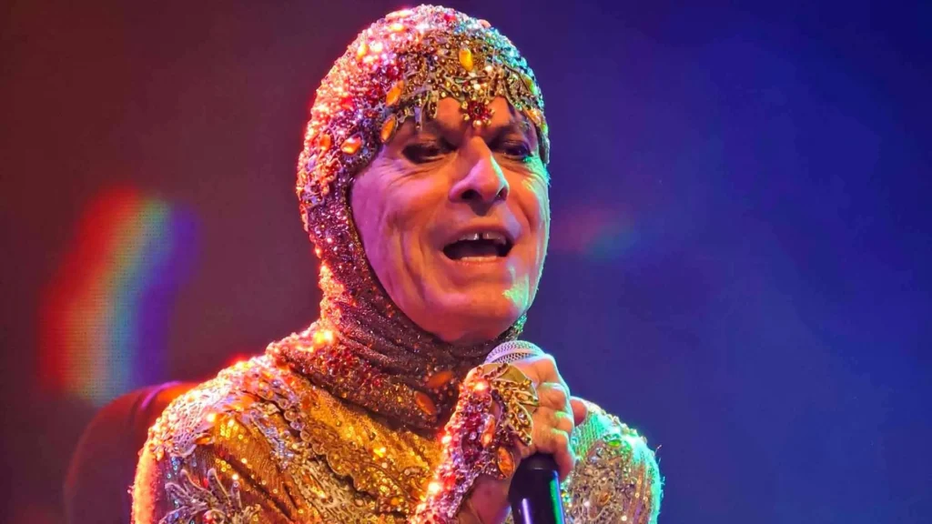 Show de Ney Matogrosso em Tiradentes é adiado para fevereiro de 2027 após cirurgia do cantor
