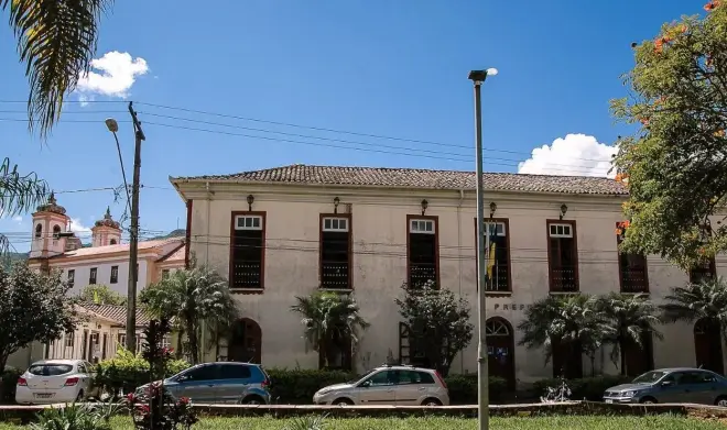 Ouro Preto contrata empresa por R$ 389 mil para revitalizar praça e área de lazer
