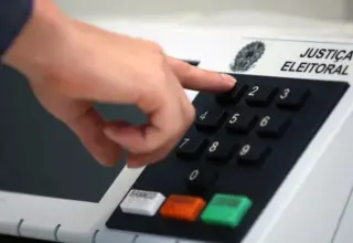 O Brasil além do voto: por que a verdadeira mudança depende de quem cobra