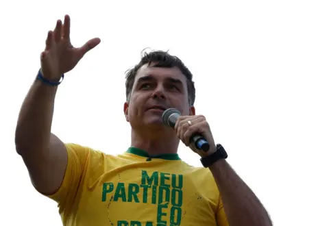 Aliado de Trump diz que Flávio Bolsonaro chegou aos EUA