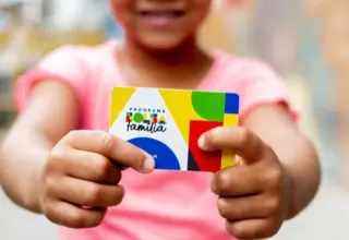 Bolsa Família pode tirar 1,3 milhão da extrema pobreza com reajuste de 15%, aponta estudo